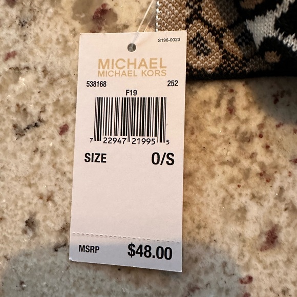 NWT Michael Kors leopard print winter Scarf - Picture 4 of 5